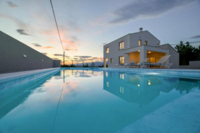 NEW Villa Buterin with heated pool